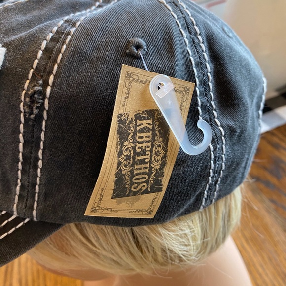 Distressed cap, hat - Picture 2 of 3